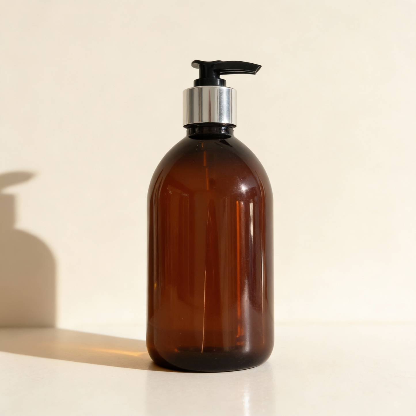 Amber Pump Bottle with Black Pump – 500ml (12 units)